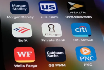 dfsd | Axxcess Platform Mobile banking apps on screen: Morgan Stanley, U.S. Bank, BNY Mellon Wealth